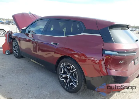 2025 BMW Ix xDrive50 из США, поврежденный, VIN WB523CF01SCS68268